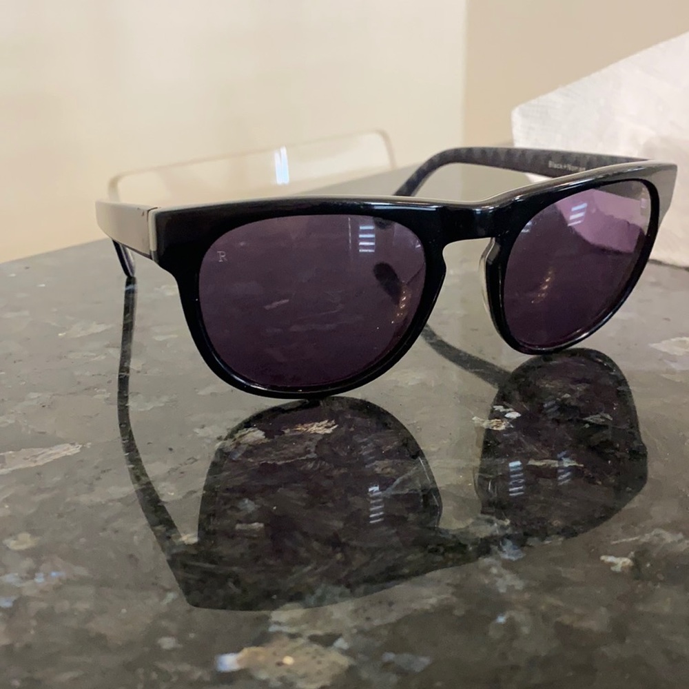 Sunglasses great condition